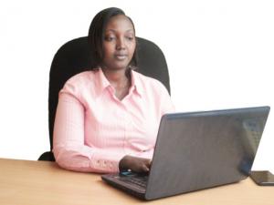 Bella-Sonia Ndamiye, directrice de publication